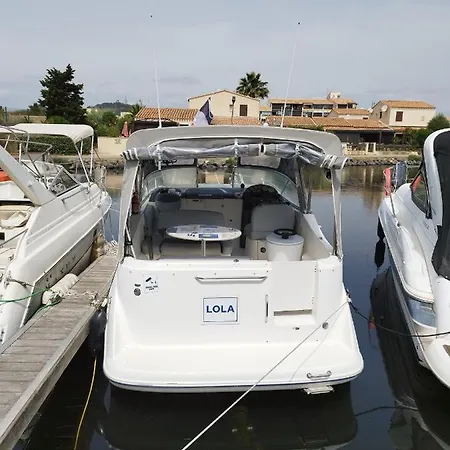 بوتيل Bateau Lola آجد
